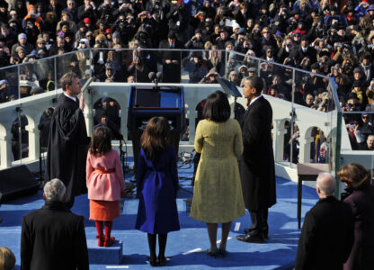 Barack Obama, Michelle Obama, Sasha Obama, Malia Obama, John Roberts