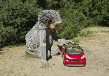 Giant Troll Sculptures