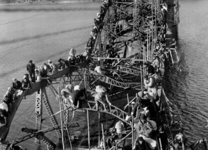 Korean War Refugees Flee