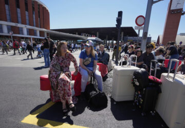 APTOPIX Spain Power Outage